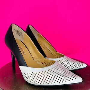 Audrey Brooke Sloane White Black Perforated Leather Pump Sz 6.5